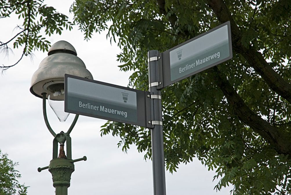 11.08.13.Bezoek Berlijn Koude Oorlog - wegwijzer