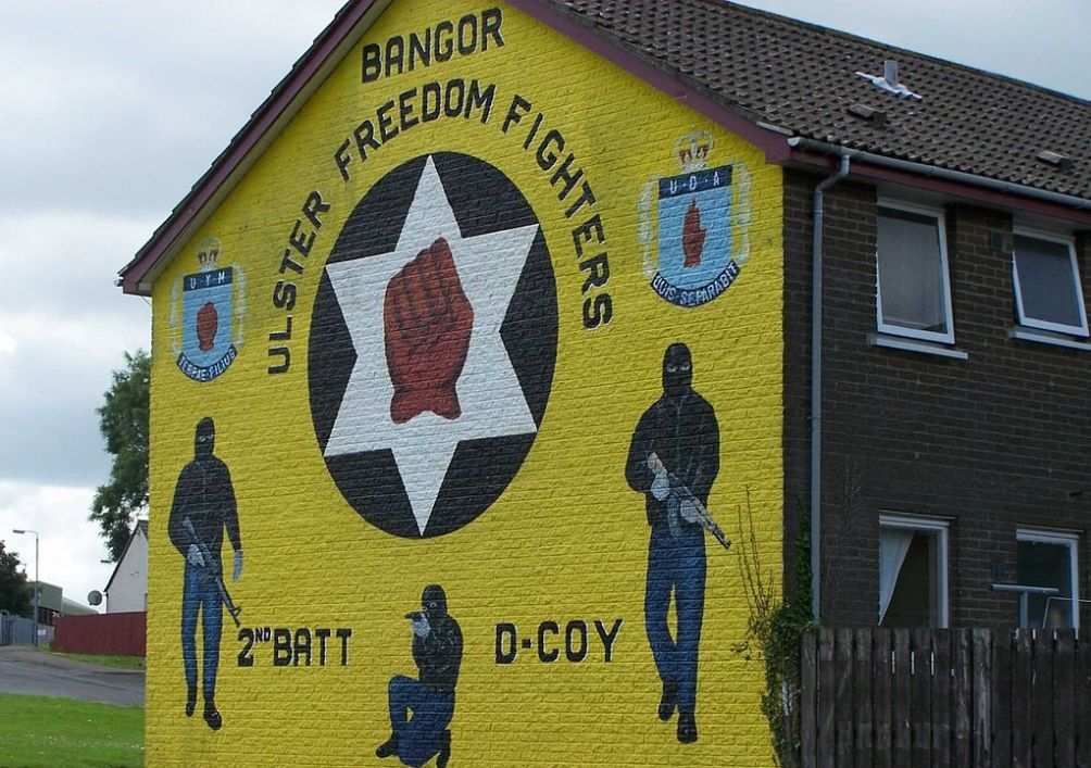 Een muurschildering in de plaats Bangor in Ierland.