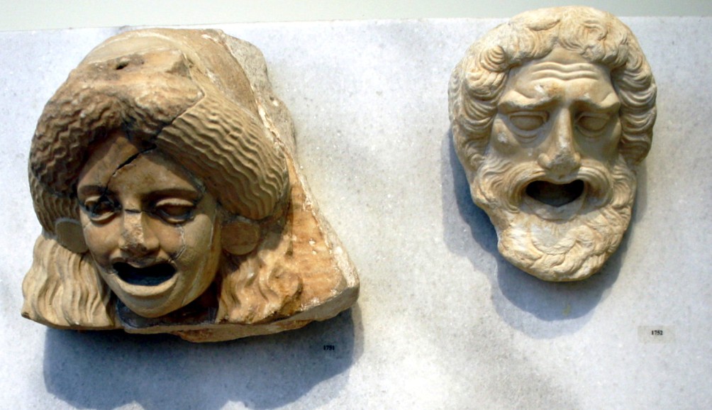 Theater maskers uit de Hellenistische periode in het National Archaeological Museum in Athens. (foto: Wikimedia)