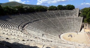 Tragiek en trance in het theater van Epidaurus