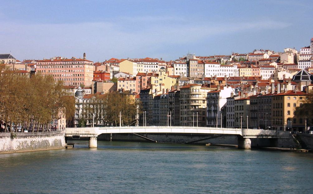 Zicht op de wijk Croix-Rousse in Lyon. (foto: Wikimedia)