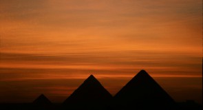 Egyptische piramiden: tussen woestijn en wereldstad