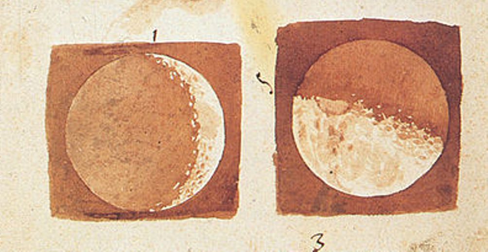 Foto: tekening door Galileo Galilei van de verschillende fasen van de maan