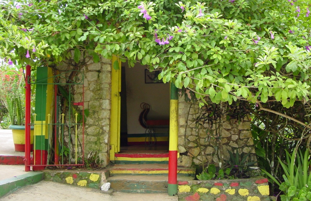 Het huis op Jamaica waar Bob Marley opgroeide. Ook toen hij een wereldster was, kwam hij hier vaak. (Foto: Wikimedia)