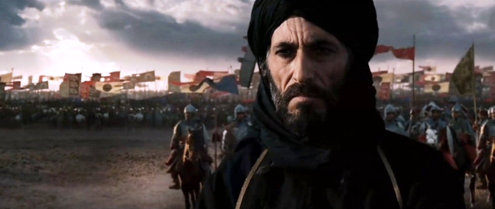 Ook in de film Kingdom of Heaven wordt Saladin (gespeeld door Ghassan Massoud) verbeeld als een nobele strijder. (foto: Fox Films).
